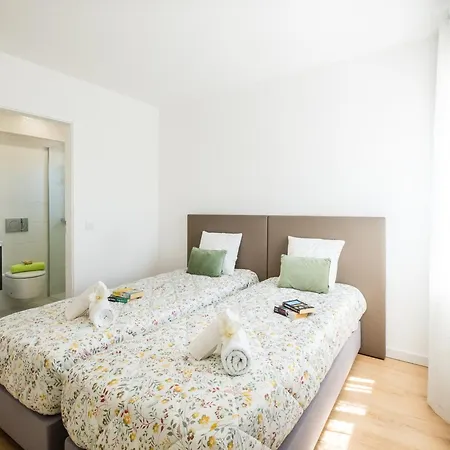 Apartment In Forte Sao Joao Near Alemaes Beach 아파트 *
