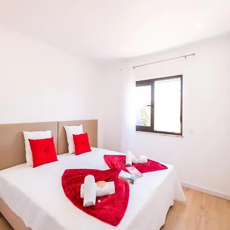 Apartment In Forte Sao Joao Near Alemaes Beach 아파트 *